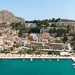 Naus Hotel 4*