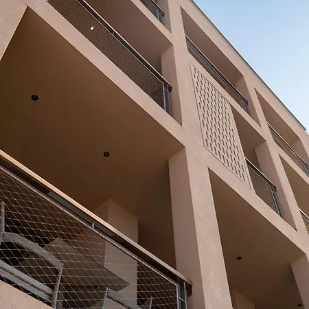 Naus Hotel