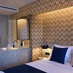 Naus Hotel 4*