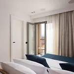 Naus Hotel