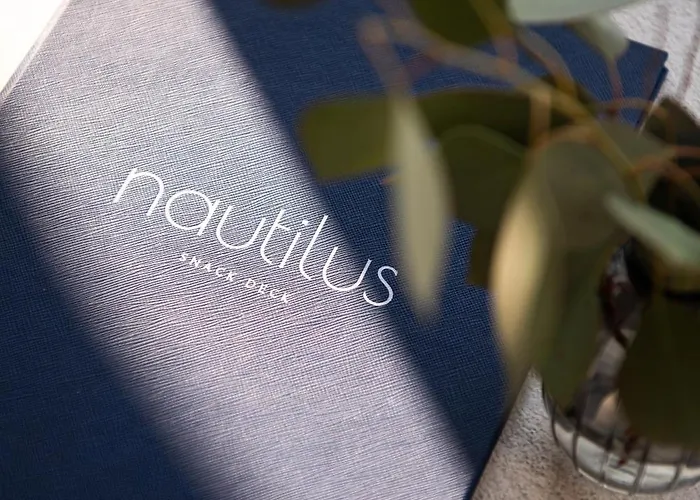 Naus ホテル