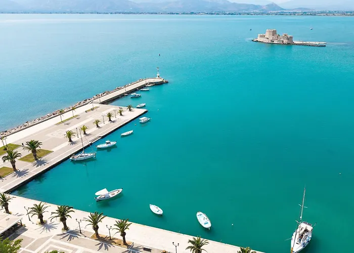 מלון Naus נאפפליו